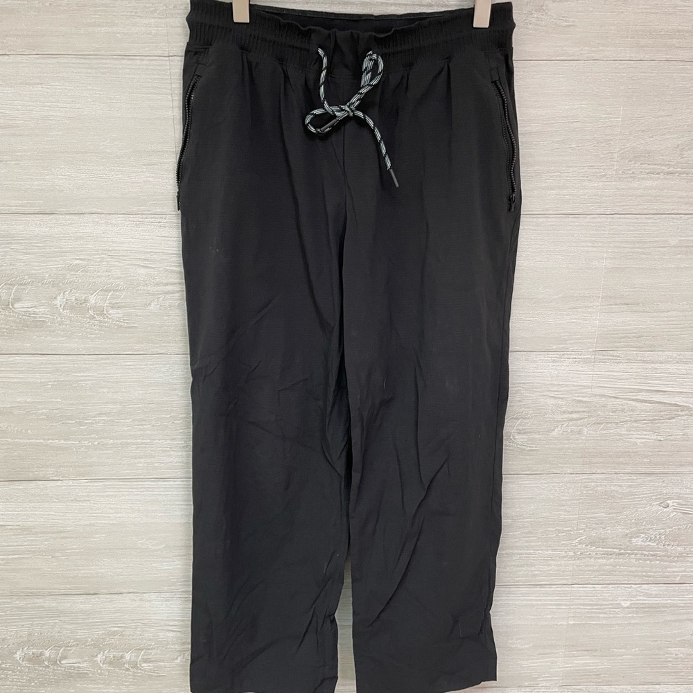 * | Athleta | cropped pants. Size 4.